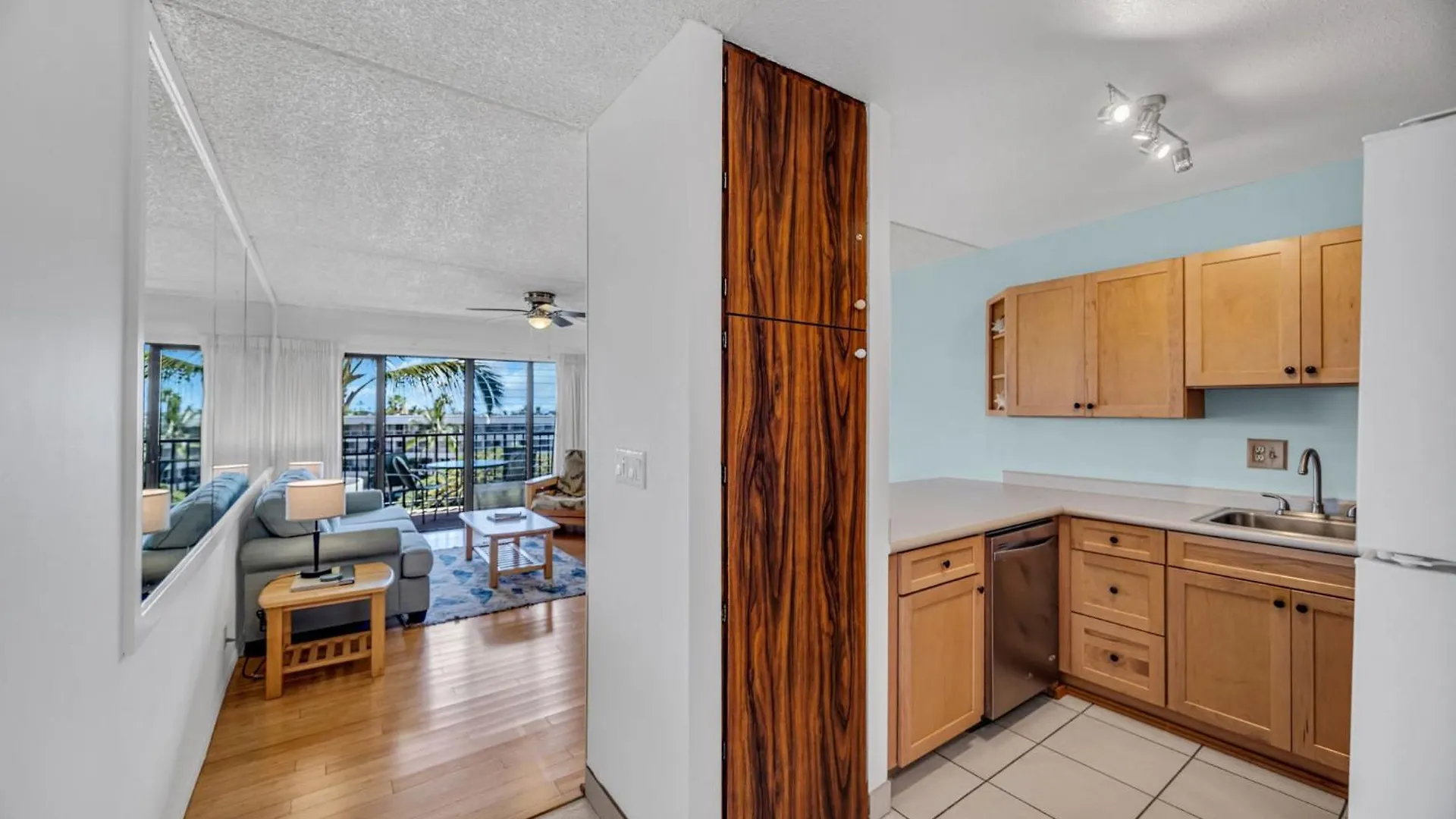 Kihei Akahi C611 Apartment Wailea  United States